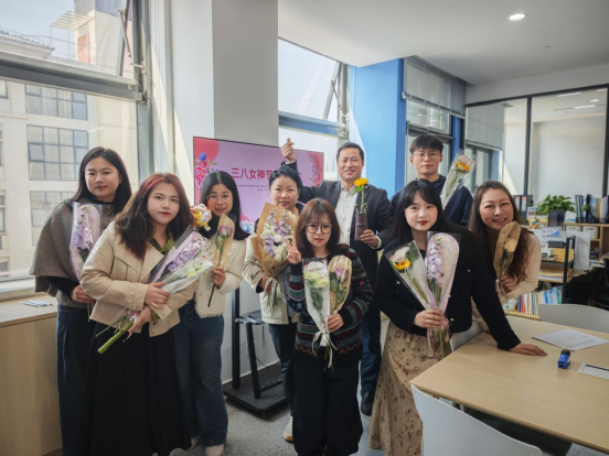 情暖三月，致敬芳华——东语学院...